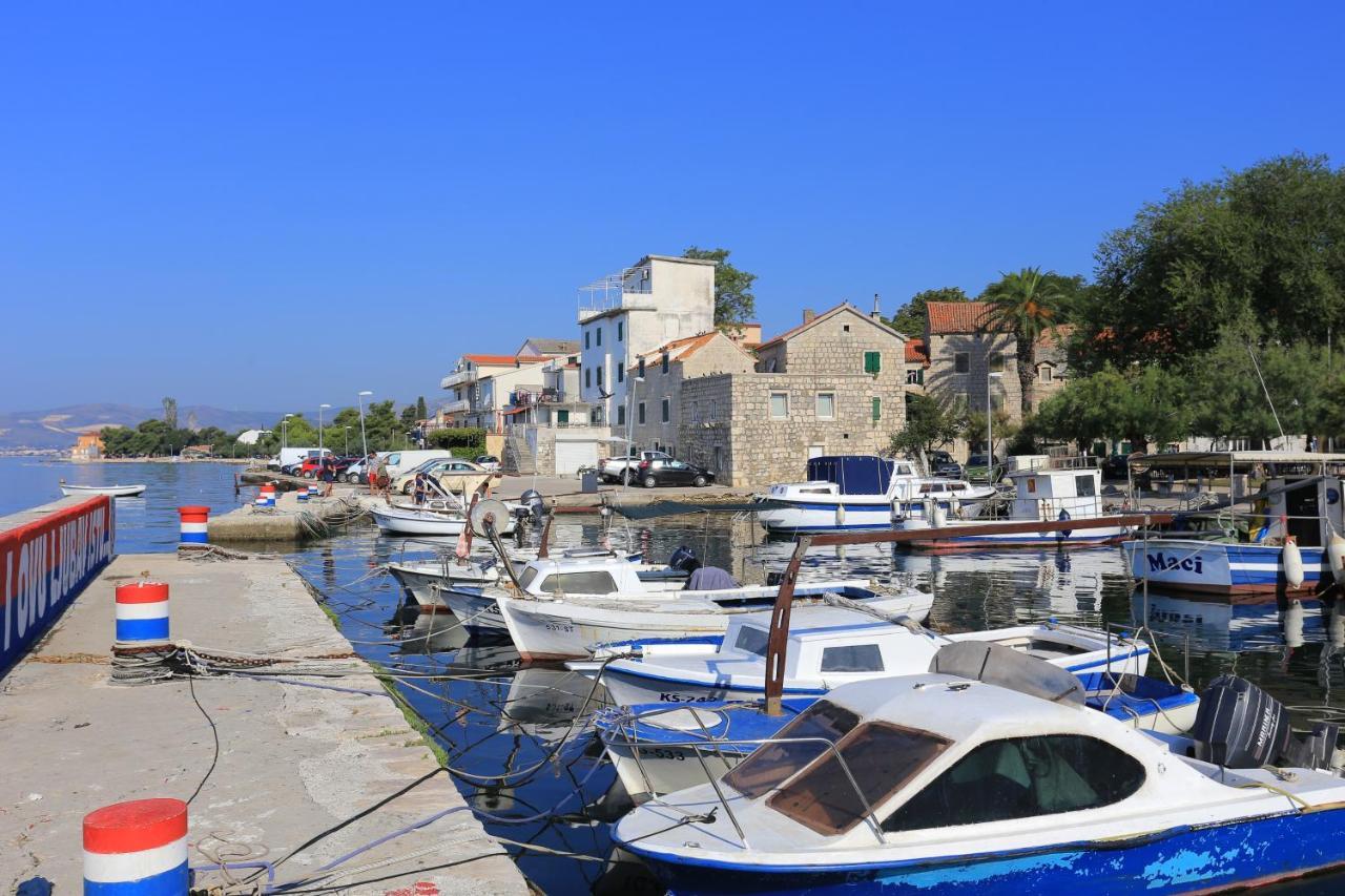 Family Friendly Apartments With A Swimming Pool Kastel Kambelovac, Kastela - 18117 エクステリア 写真